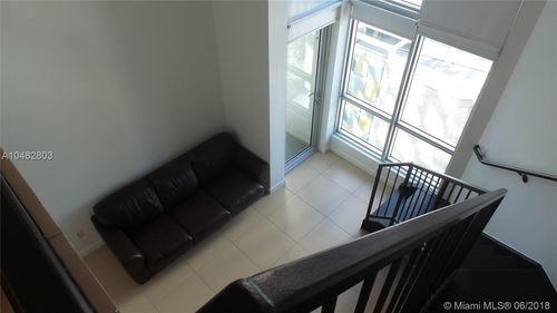Building Photo - 300 S Biscayne Blvd