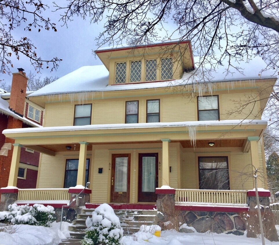 Primary Photo - 434 Paris Ave SE