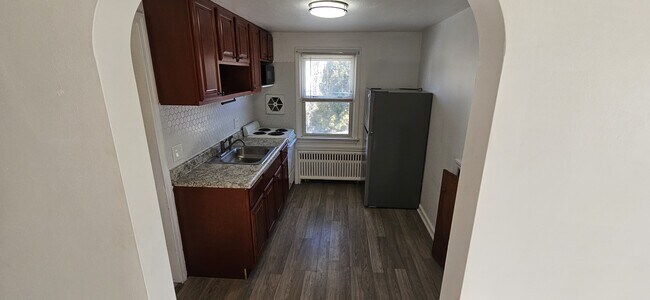 Building Photo - 421 Myrtle Ave