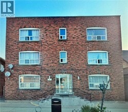 Building Photo - 51 King St E