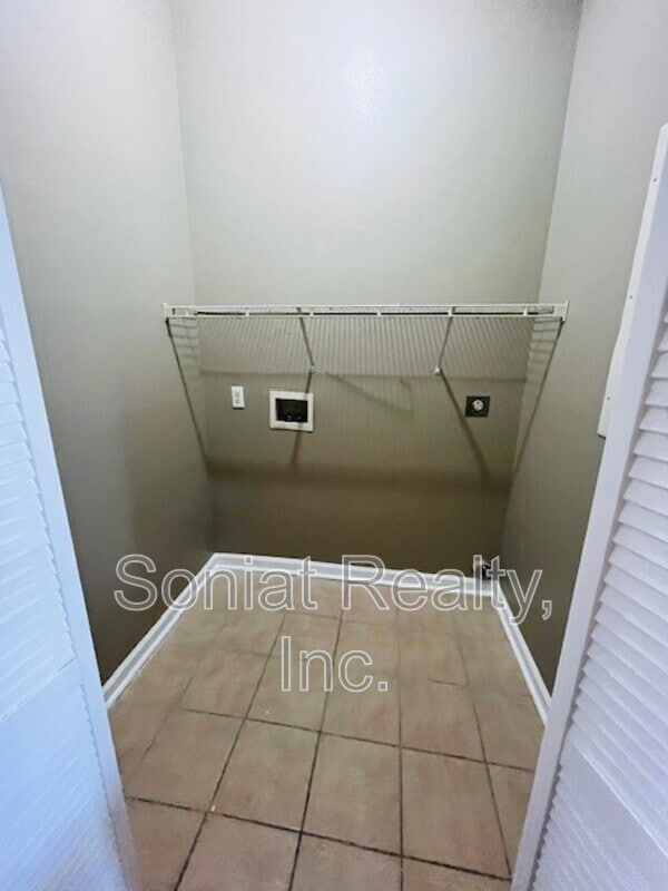 Building Photo - 2645 N Galvez St