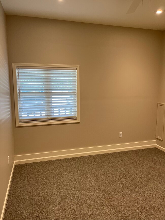 Dormitorio - 2429 Highway 17