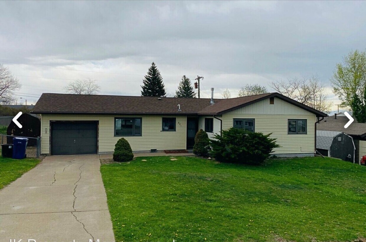 Primary Photo - Beautiful Home 3 bed 2.0 baths