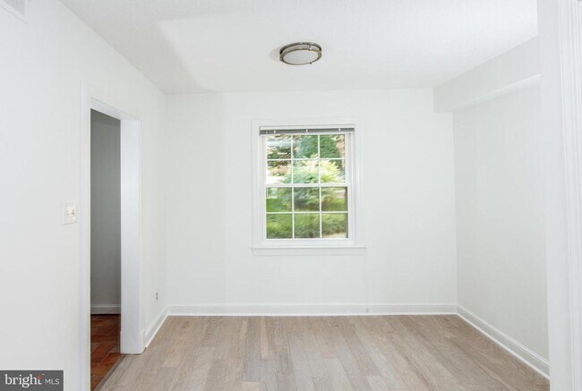 Building Photo - 2501 Arlington Blvd