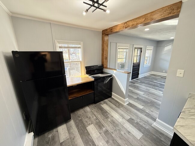 Building Photo - 6921 Urner Ave