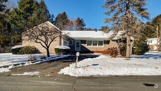 Building Photo - 10 Birchwood Ter