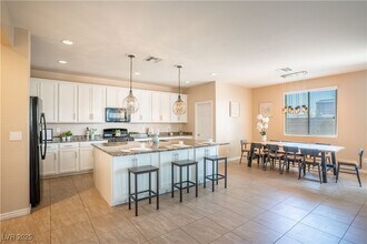Building Photo - 7733 Harthill Park Ave
