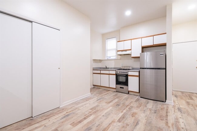 Building Photo - 115 Wolfs Ln