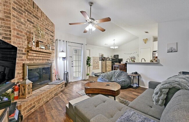 Building Photo - 2503 Howellwood Wy