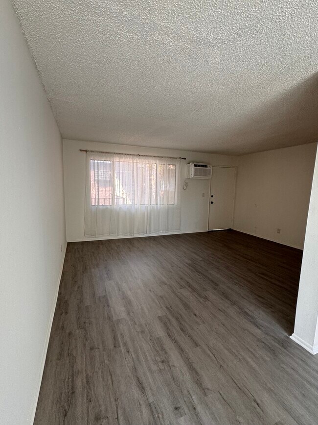 Foto del edificio - 5075 Atlantic Ave
