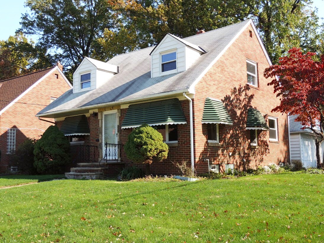 Primary Photo - 4 Bedroom - 2 Full Bath Bungalow for Rent!
