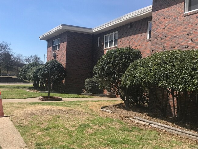 Photo - 801 Greenway Ct (Norfolk, VA) Apartment