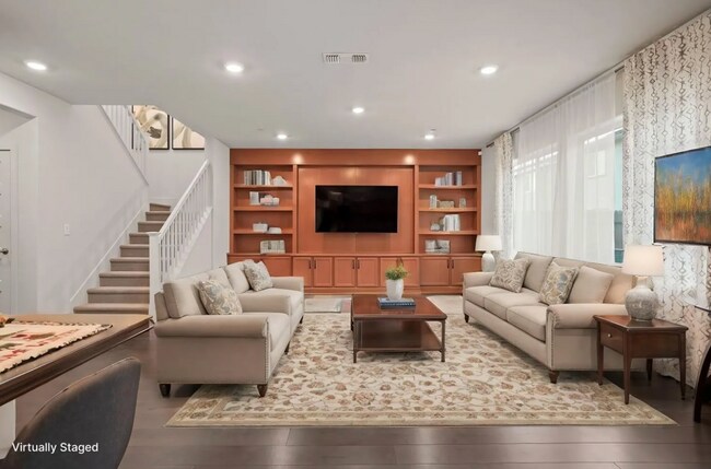 Foto del edificio - WOW!  Former Roseville Model Home 4/3 + SO...