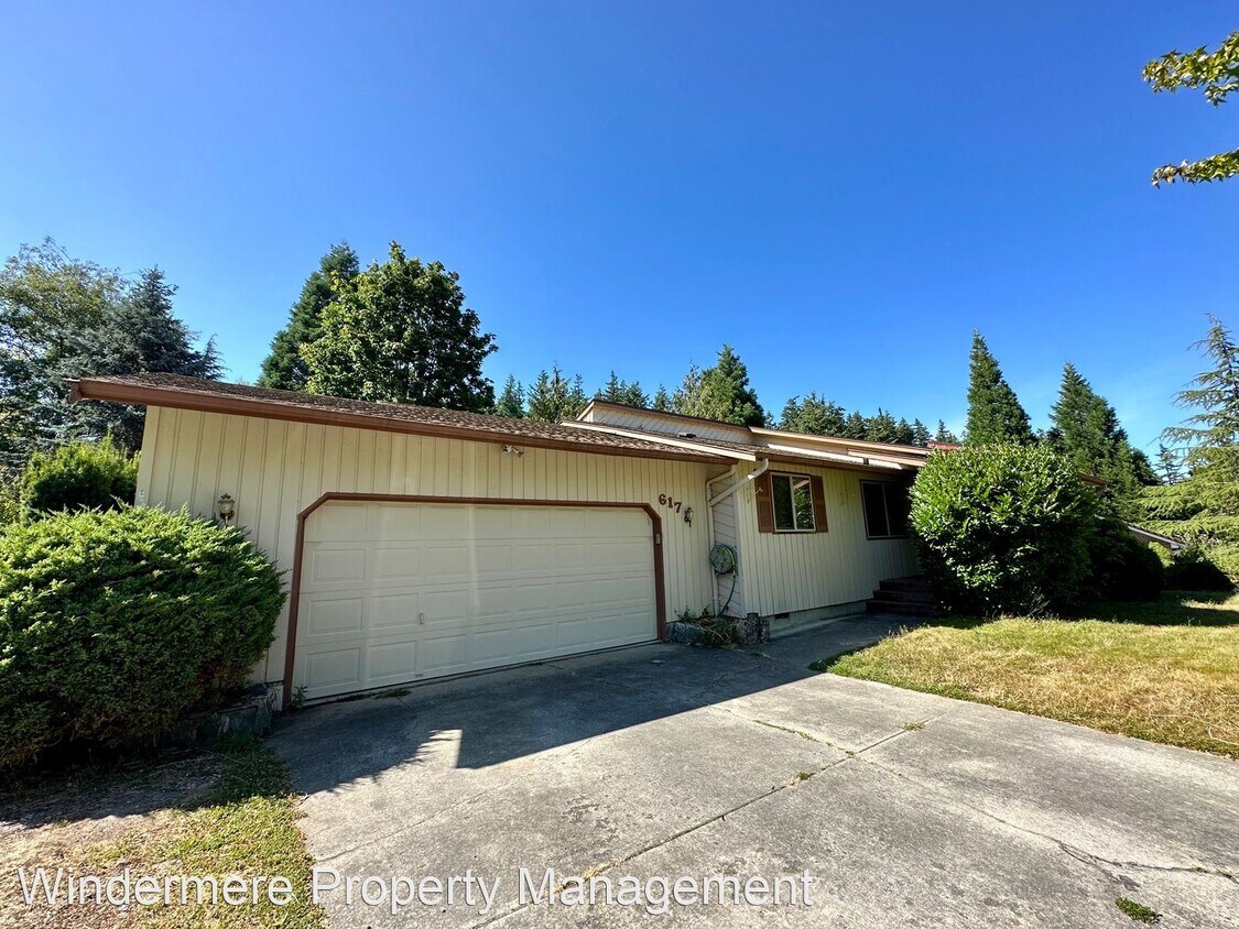 Foto principal - 3 br, 2 bath House - 617 Willow Court S.