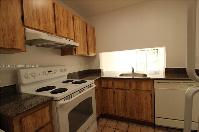 Building Photo - 7668 SW 152nd Ave