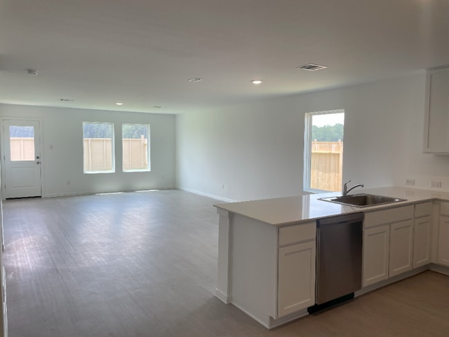 Building Photo - 25665 Rose Creek Dr