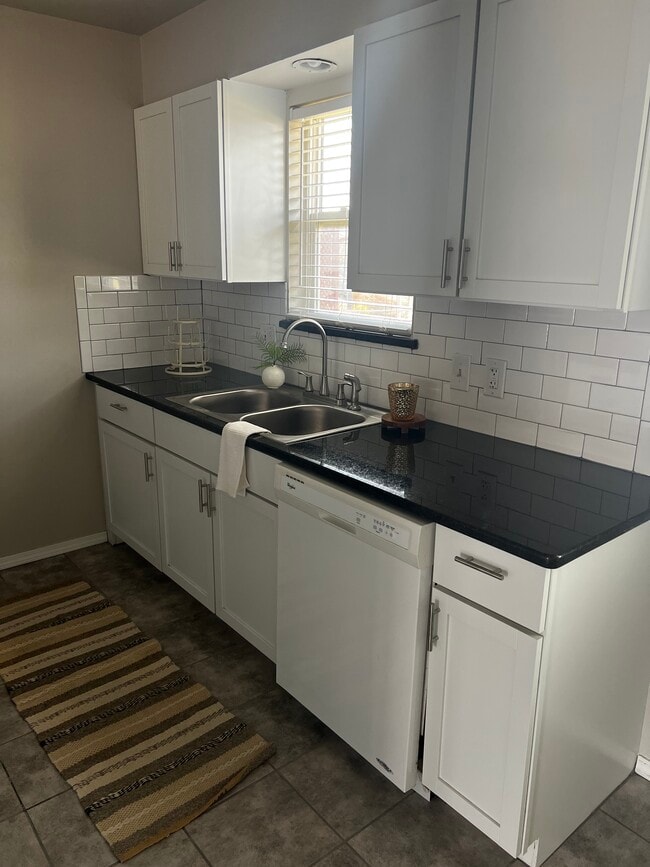 Photo - 43 Shirley Ln House