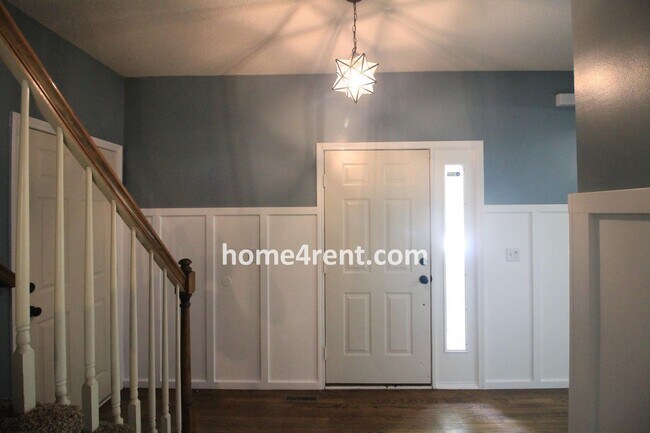 Foto del edificio - Blue Valley Schools w/ Wood Floors, Finish...