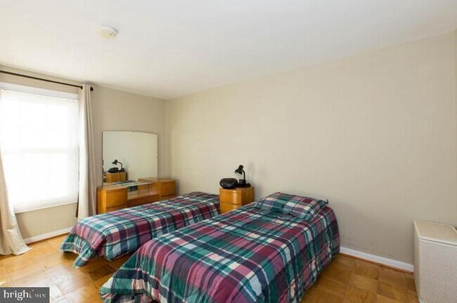 Foto del edificio - 832 Quince Orchard Blvd