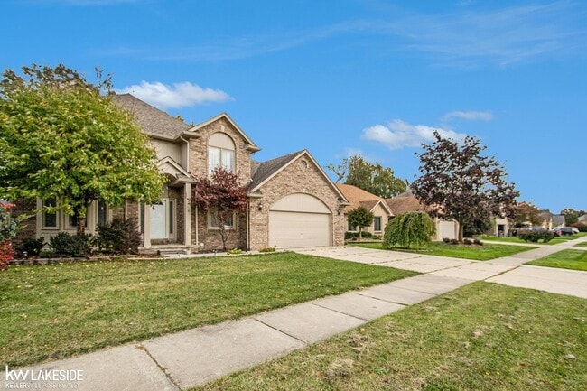 Building Photo - 49772 Red Pine Dr