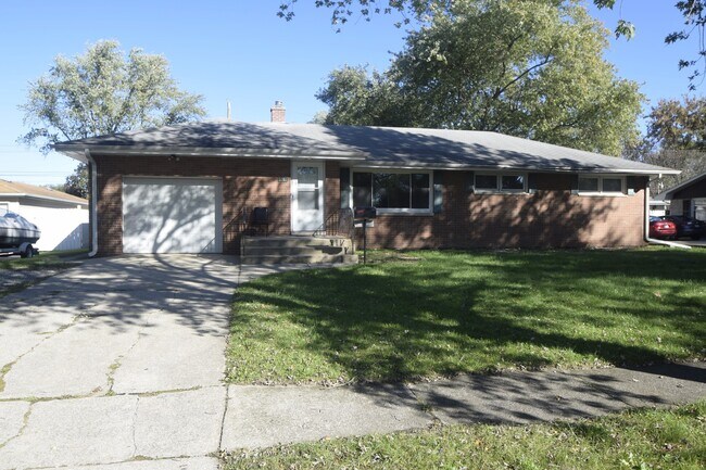 Building Photo - 3 bed / 3 bath Home for Rent in Hobart