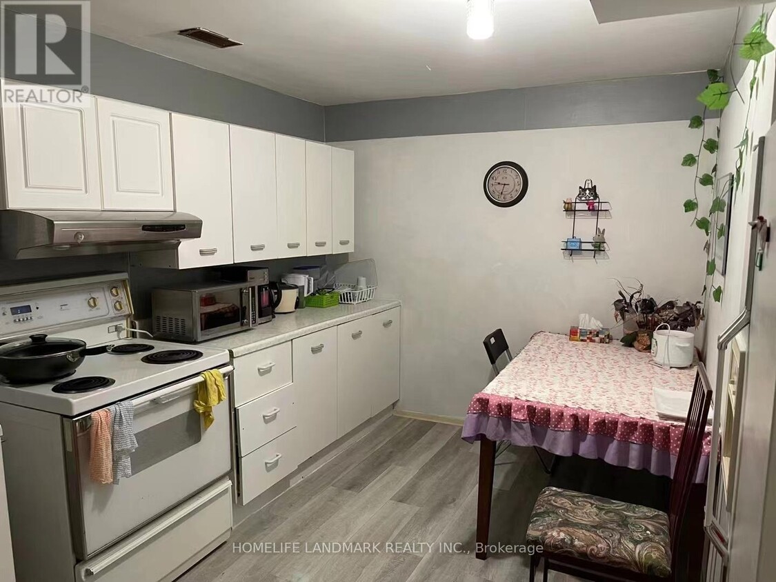 Building Photo - 45 W Park Ave