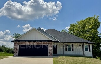 Building Photo - 4321 Stone Crst