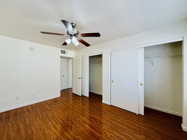 Foto del edificio - 2nd Floor Unit in Gated Community!