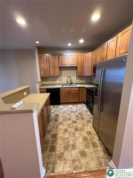 Building Photo - 211 Auburn Dr