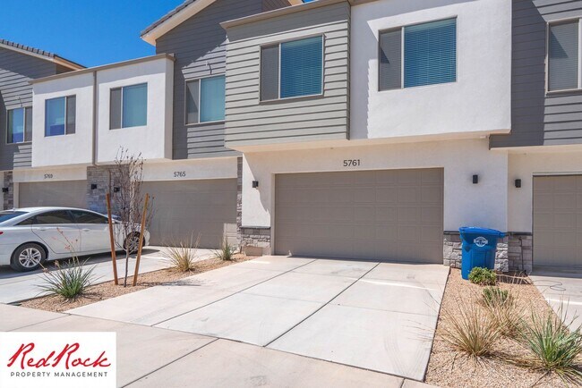 Foto del edificio - Pet Friendly Almost New 3 Bedroom Home in ...