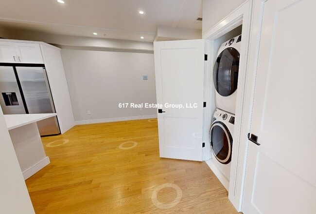 Building Photo - 161 Allston St