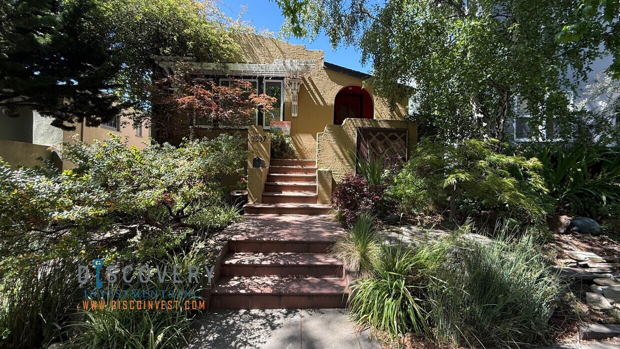 Primary Photo - Charming Custom Retreat in Prime Berkeley ...
