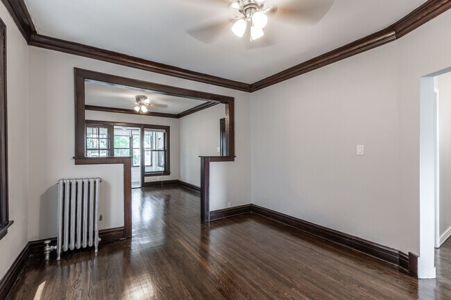 Foto del edificio - 3823 N Drake Ave