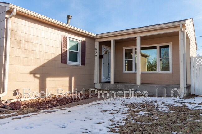 Foto del edificio - 1529 Walnut Dr