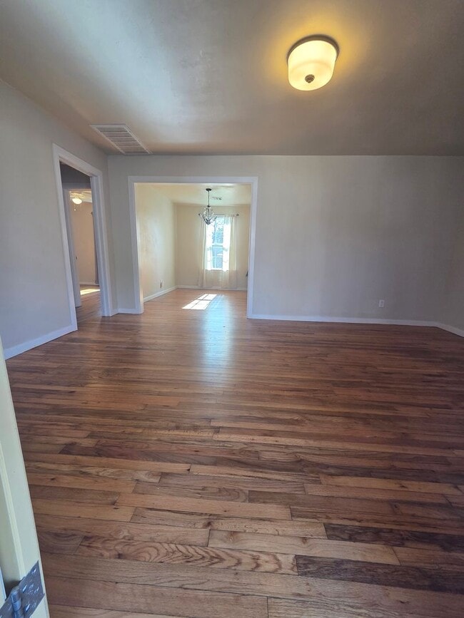 Building Photo - ?Cute Home in Norman 7 minutes from OU Campus! ?