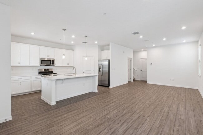 Building Photo - Brand New Construction 3b/2.5ba Home in Debary