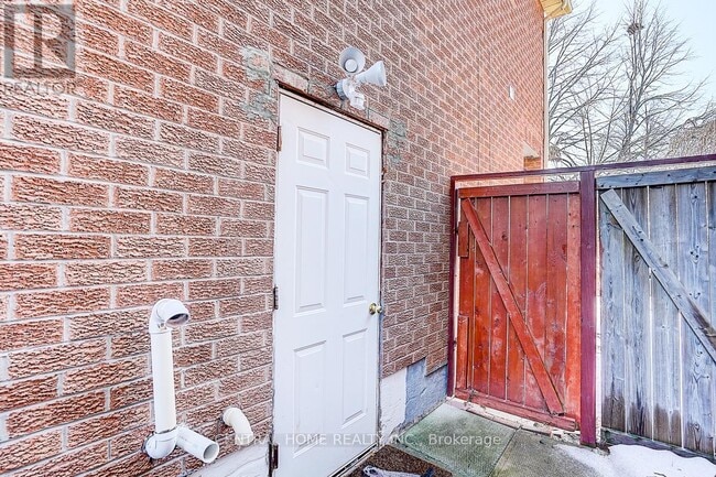 Building Photo - 17 Letty Ave