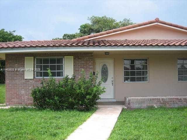 Foto principal - 8947 NW 33rd St