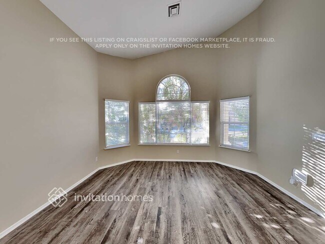 Building Photo - 1445 Castle Crest Dr