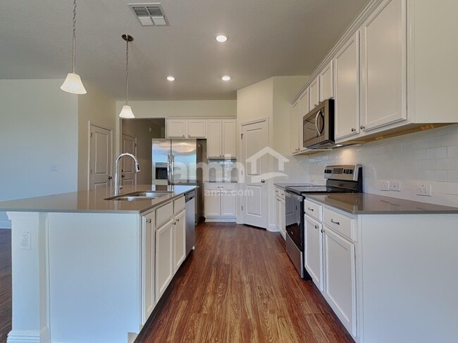 Building Photo - 20256 Calla Lily Dr