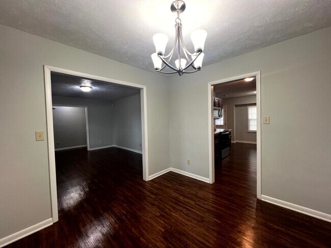 Foto del edificio - 1068 Pleasant Oak - Cliffdale Forest