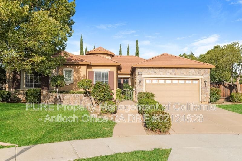 Foto principal - 2340 Indian Springs Dr