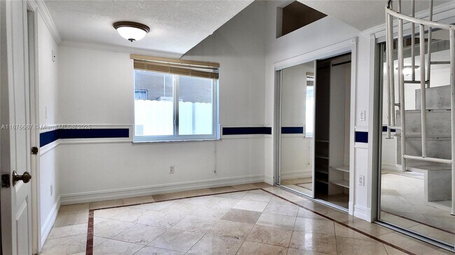 Building Photo - 5805 SW 155th Ct