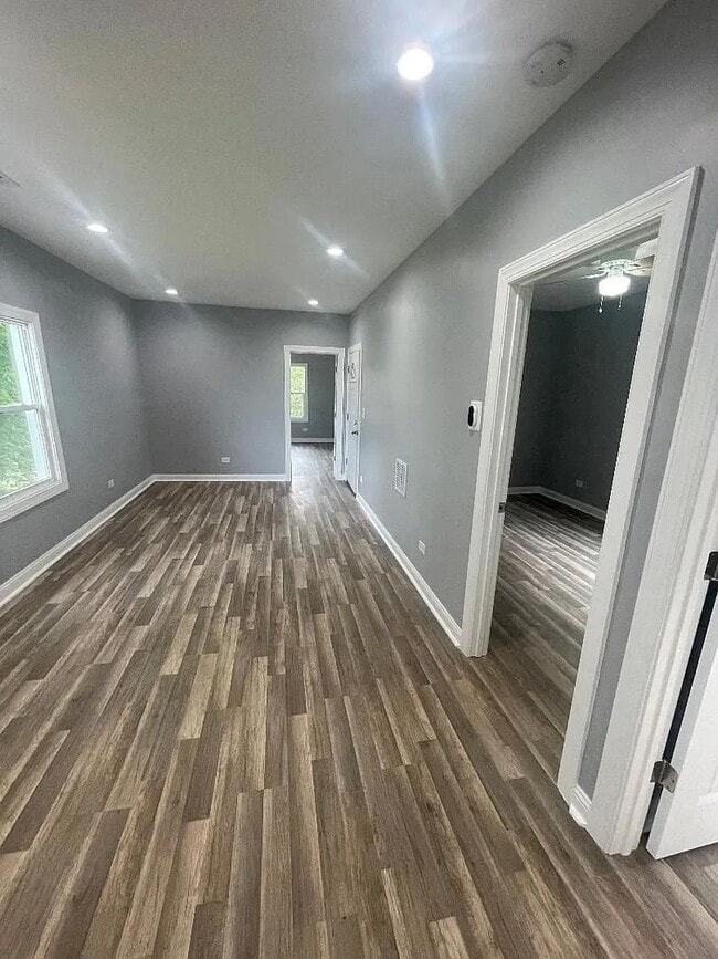 Building Photo - 3021 E 138th Pl