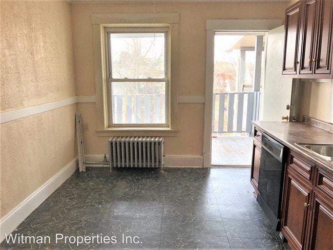 Building Photo - 263 Elm St