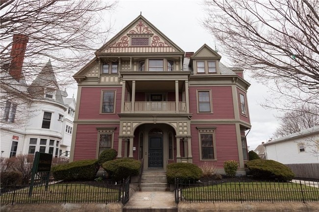 Building Photo - 463 Broadway
