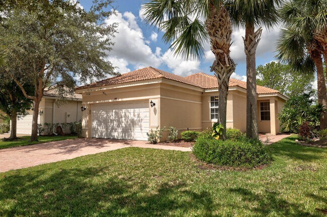 Building Photo - 688 Stanford Ln