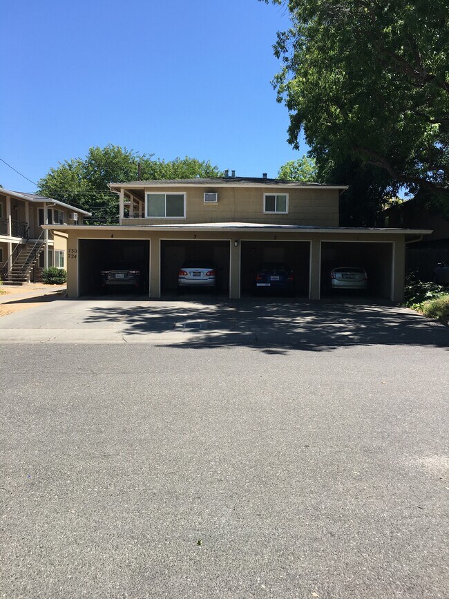 Building Photo - 724 10th St