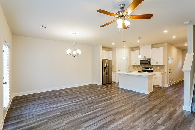 Building Photo - 1618 Denali Dr