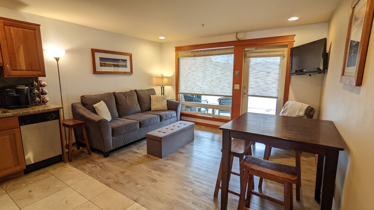 420 Highway 150 Unit 2, Chelan, WA 98816 Condo for Rent in Chelan, WA